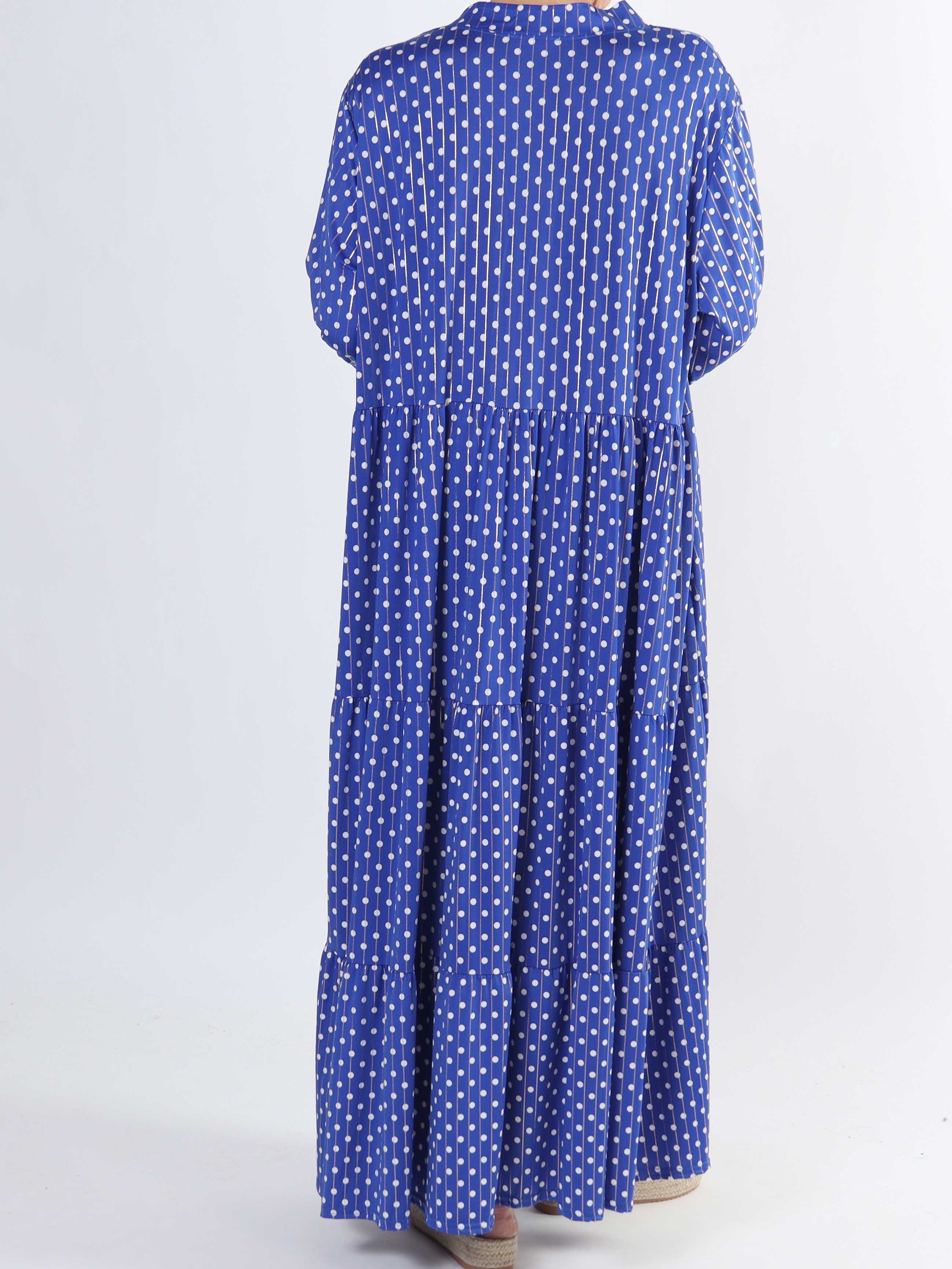 Milano Dot - Lång plus size-klänning med prickar och lager-på-lager-look